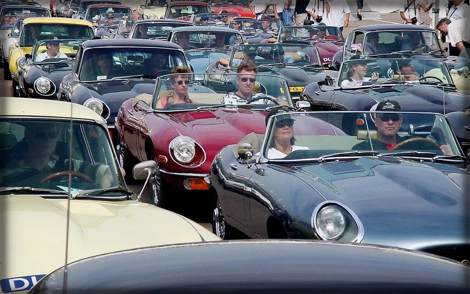 Jaguar-Type-E_traffic2