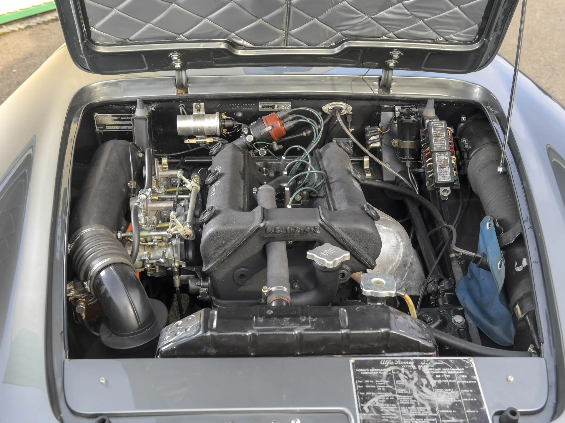 Alfa Romeo 2000 Spider (Touring) - 1960 - 01