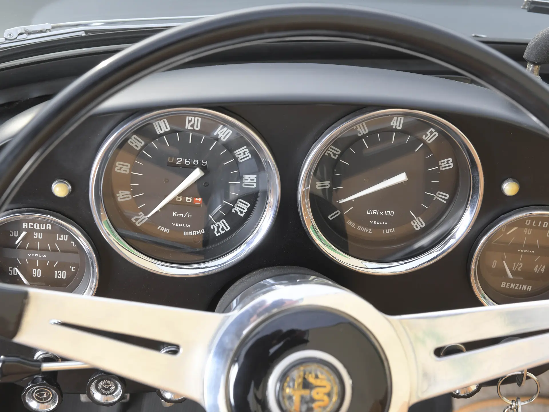 Alfa Romeo 2000 Spider (Touring) - 1960 - 09