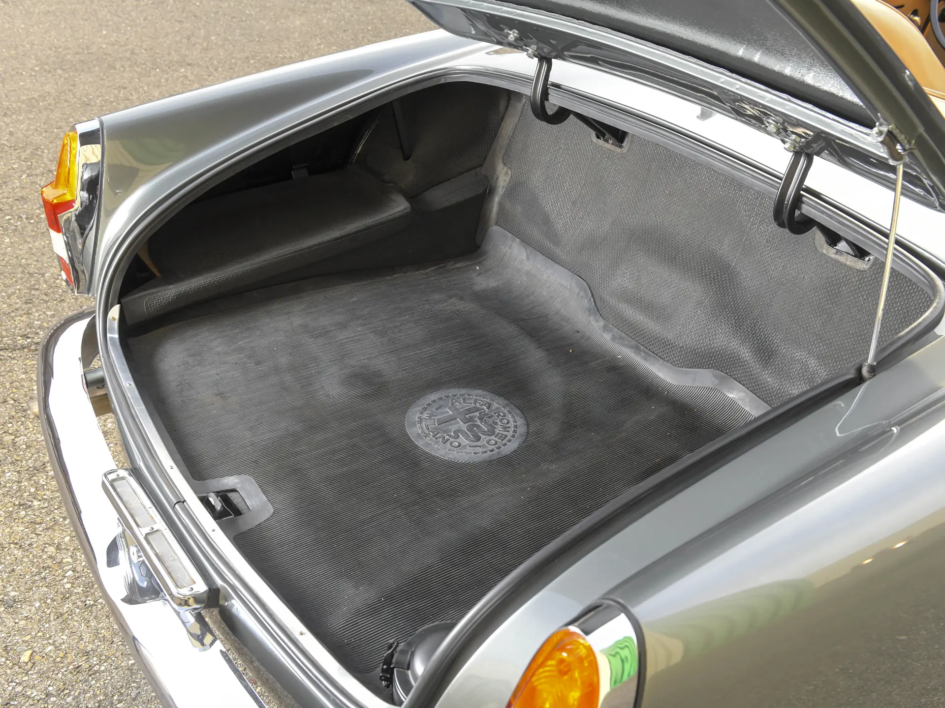 Alfa Romeo 2000 Spider (Touring) - 1960 - 28