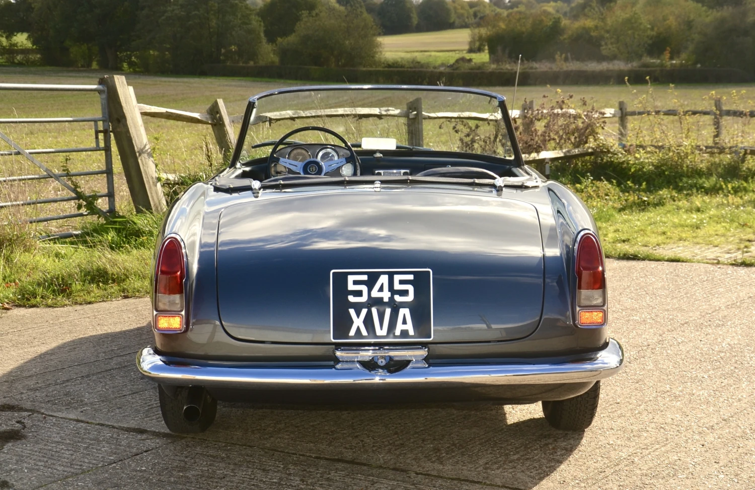 Alfa_Romeo_2000_Spider_32