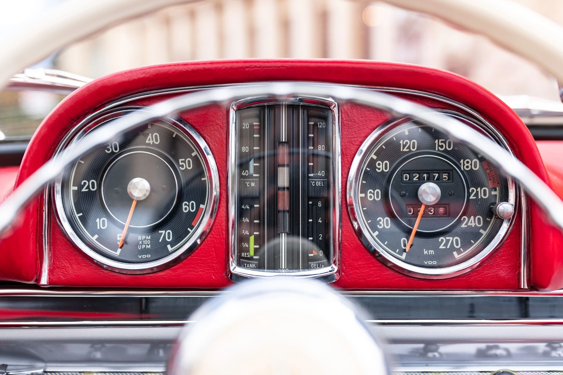 Mercedes-Benz-300SL-Raodster_16