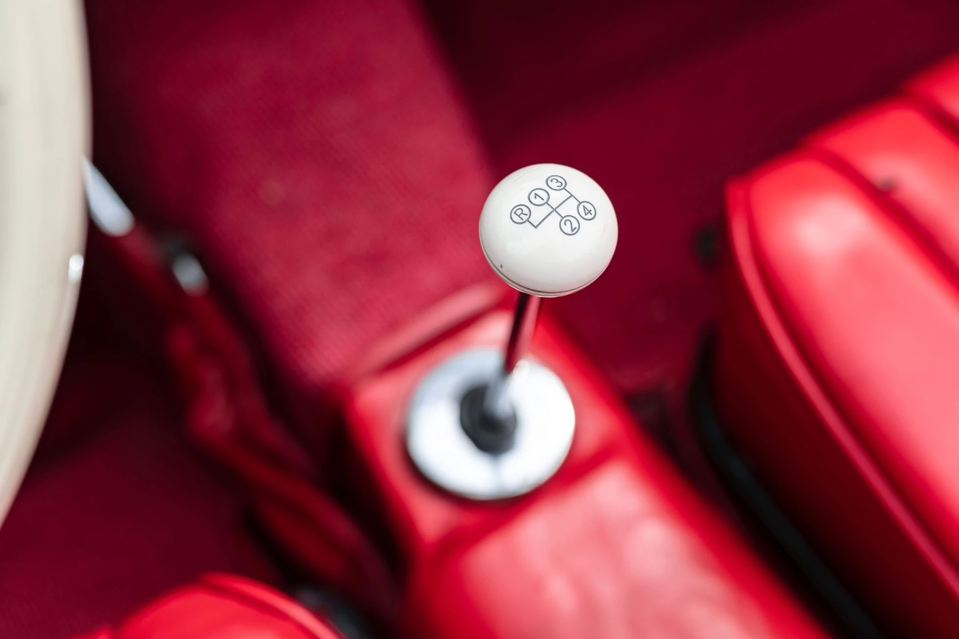 Mercedes-Benz-300SL-Raodster_22