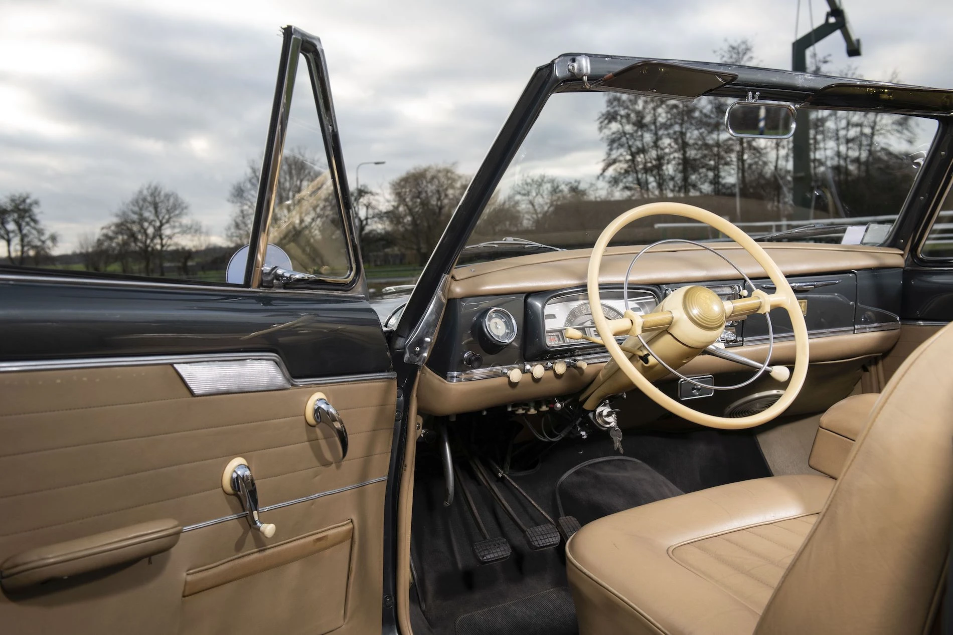 Peugeot_403_Cabriolet_DarlMat_10