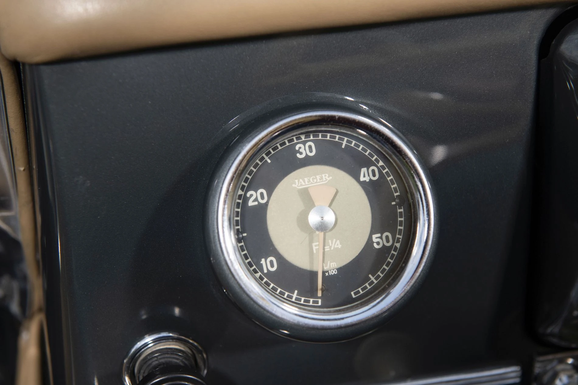 Peugeot_403_Cabriolet_DarlMat_18