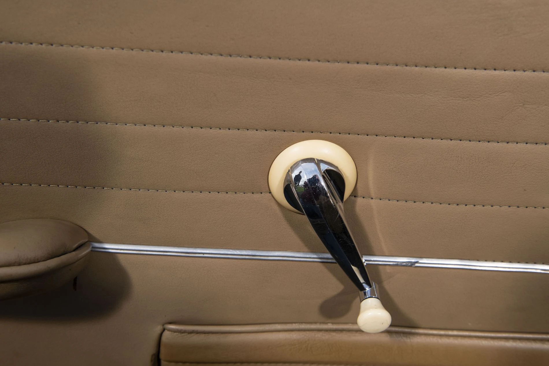 Peugeot_403_Cabriolet_DarlMat_24