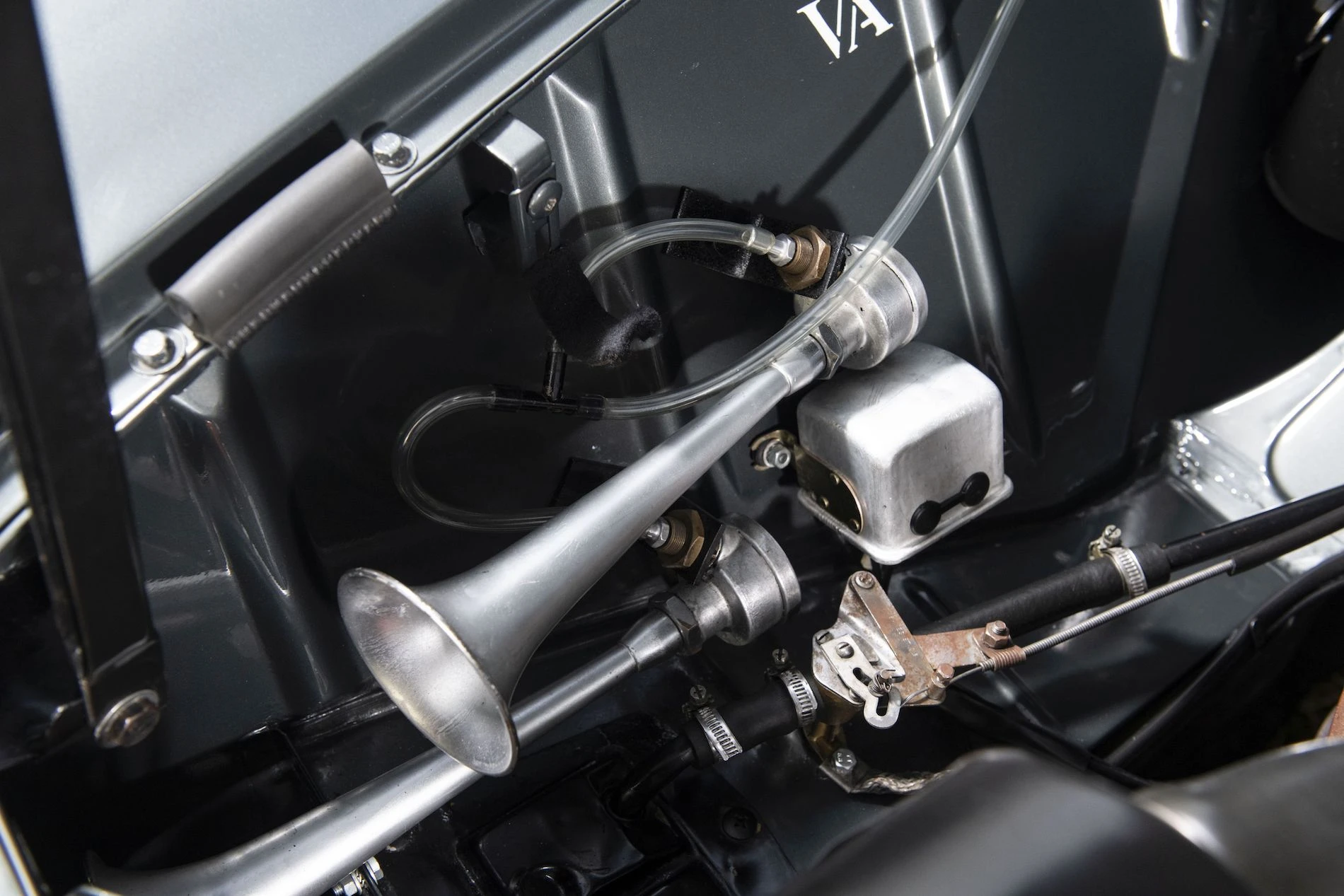 Peugeot_403_Cabriolet_DarlMat_35