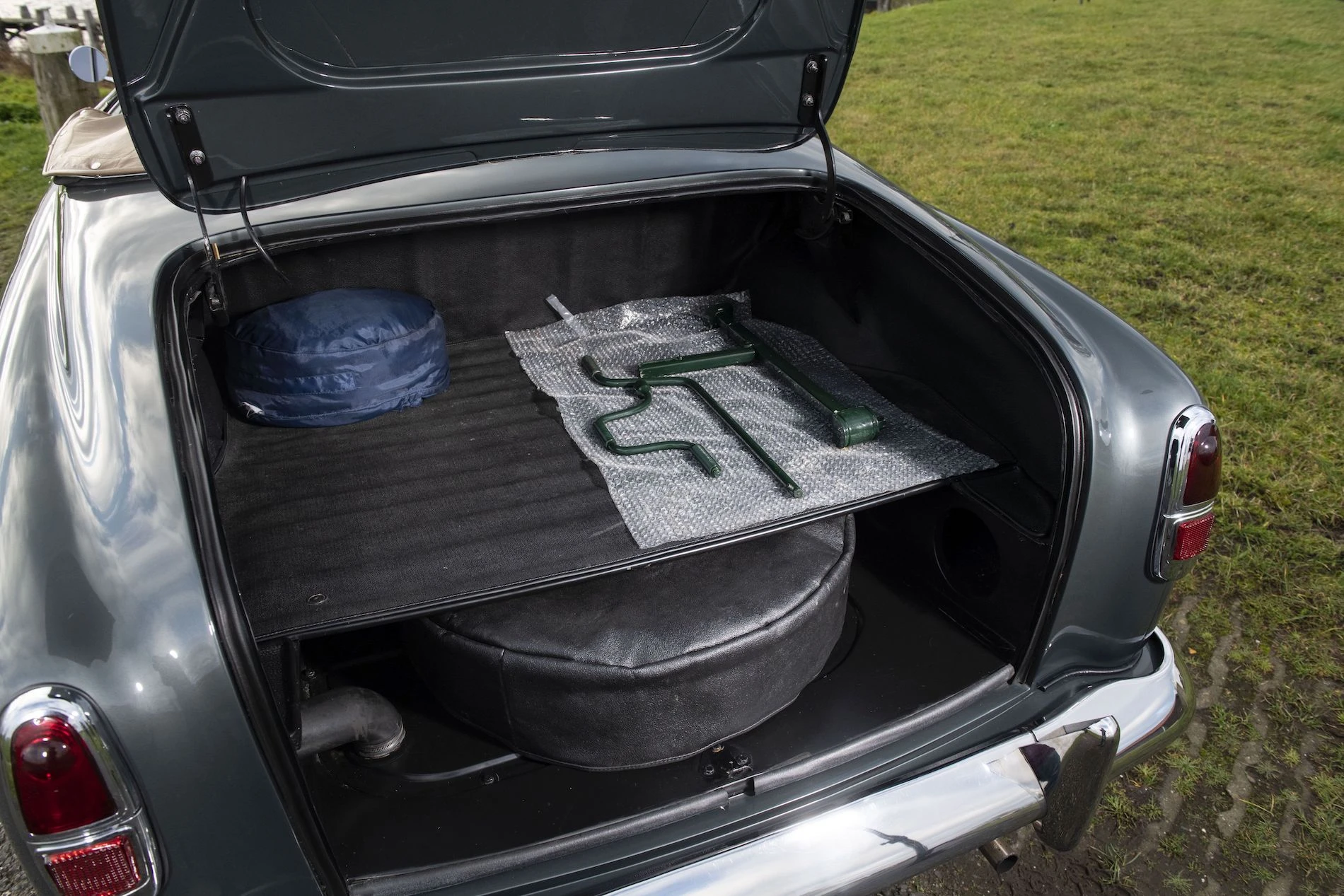 Peugeot_403_Cabriolet_DarlMat_36