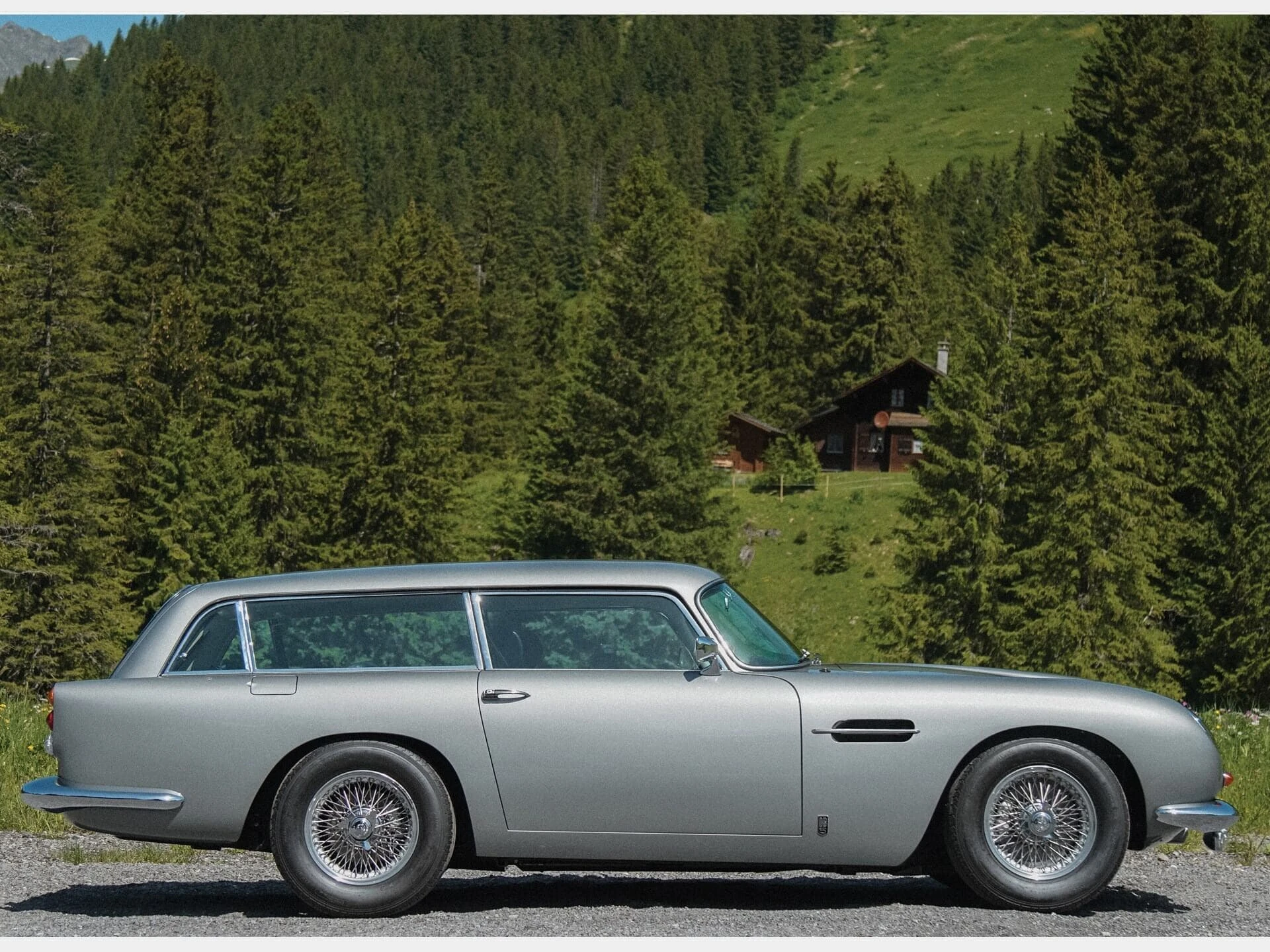 Aston-Martin-DB5-Shooting-Brake-by-Radford-1965_05