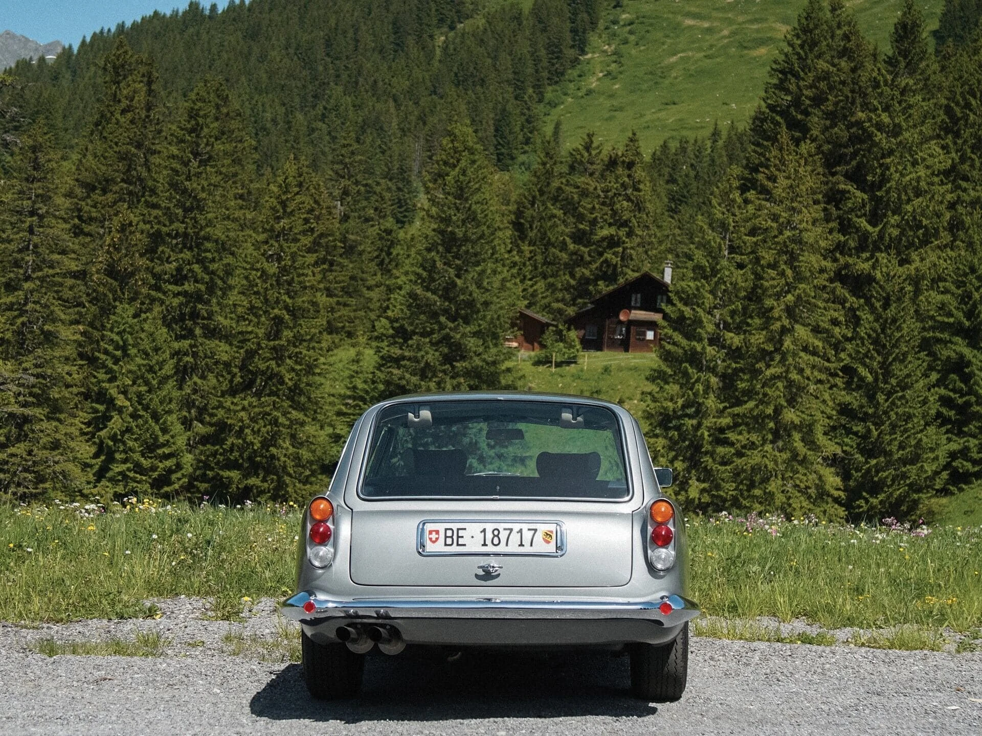 Aston-Martin-DB5-Shooting-Brake-by-Radford-1965_09