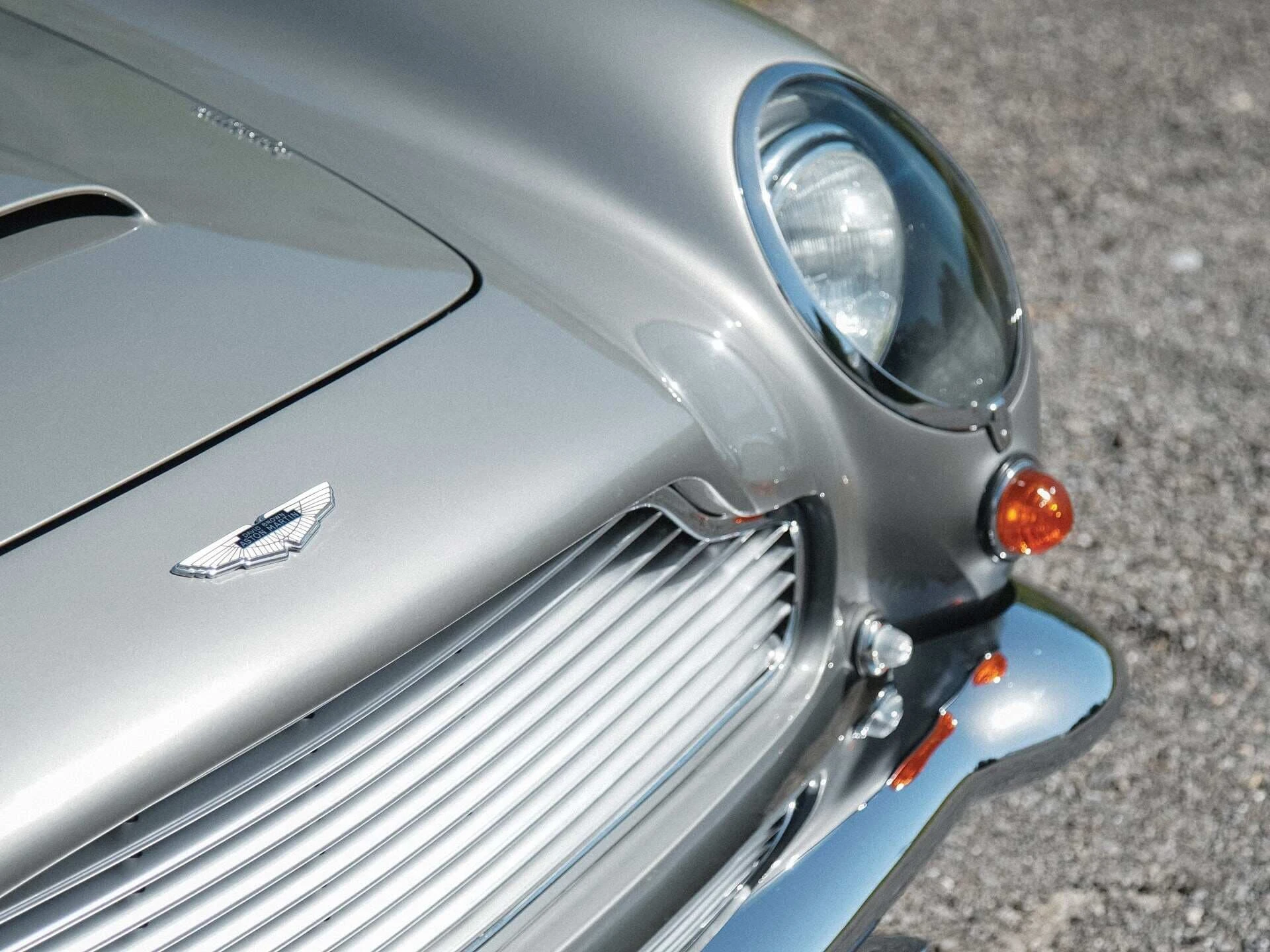 Aston-Martin-DB5-Shooting-Brake-by-Radford-1965_17