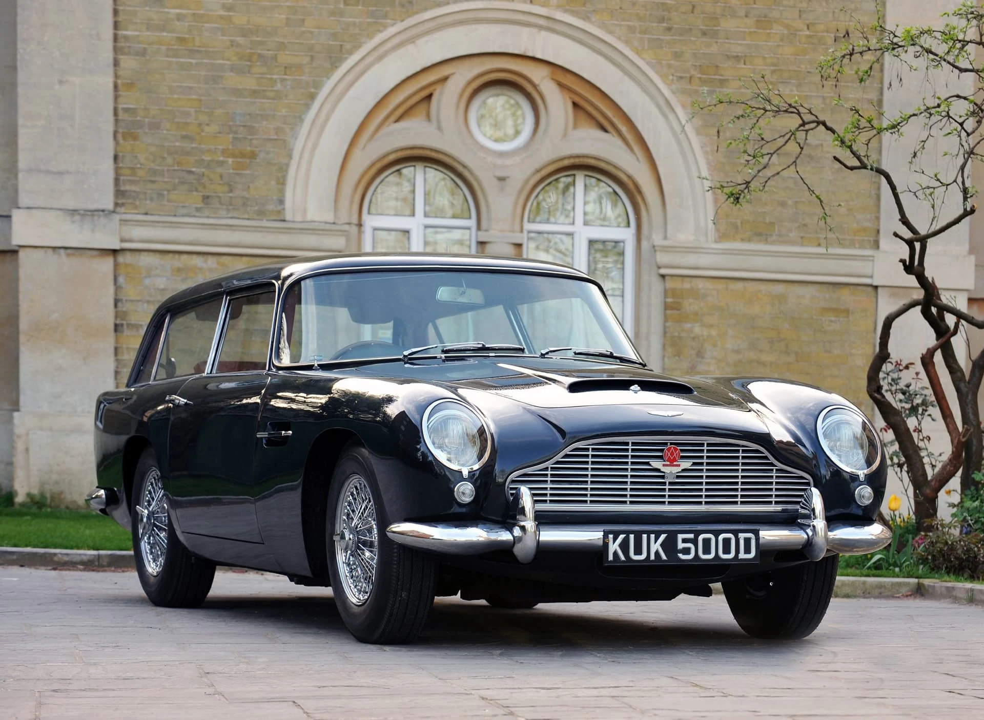 Aston Martin DB5 Vantage Shooting Brake - Harold Radford - 1965 - 01