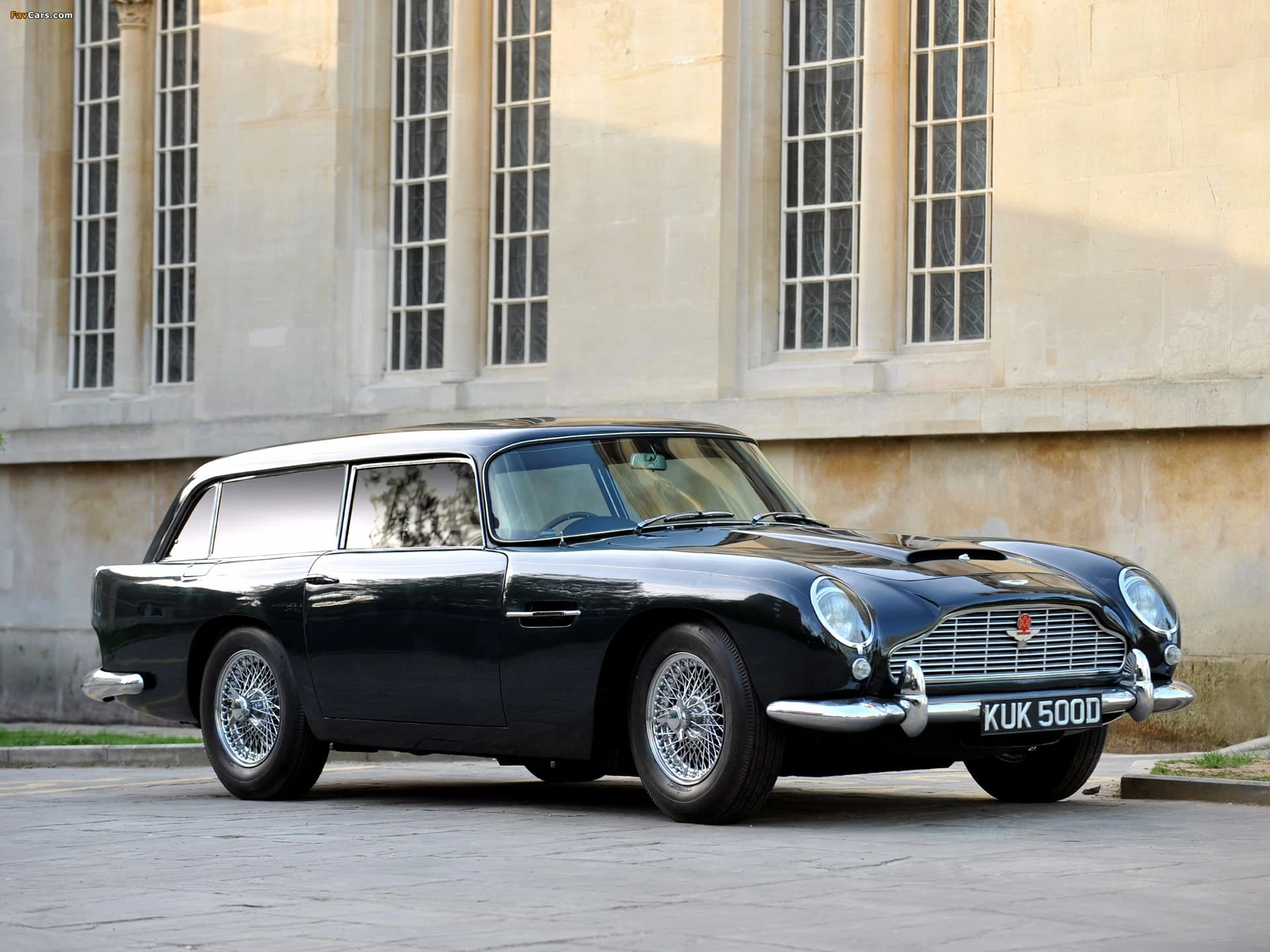 Aston Martin DB5 Vantage Shooting Brake - Harold Radford - 1965 - 02