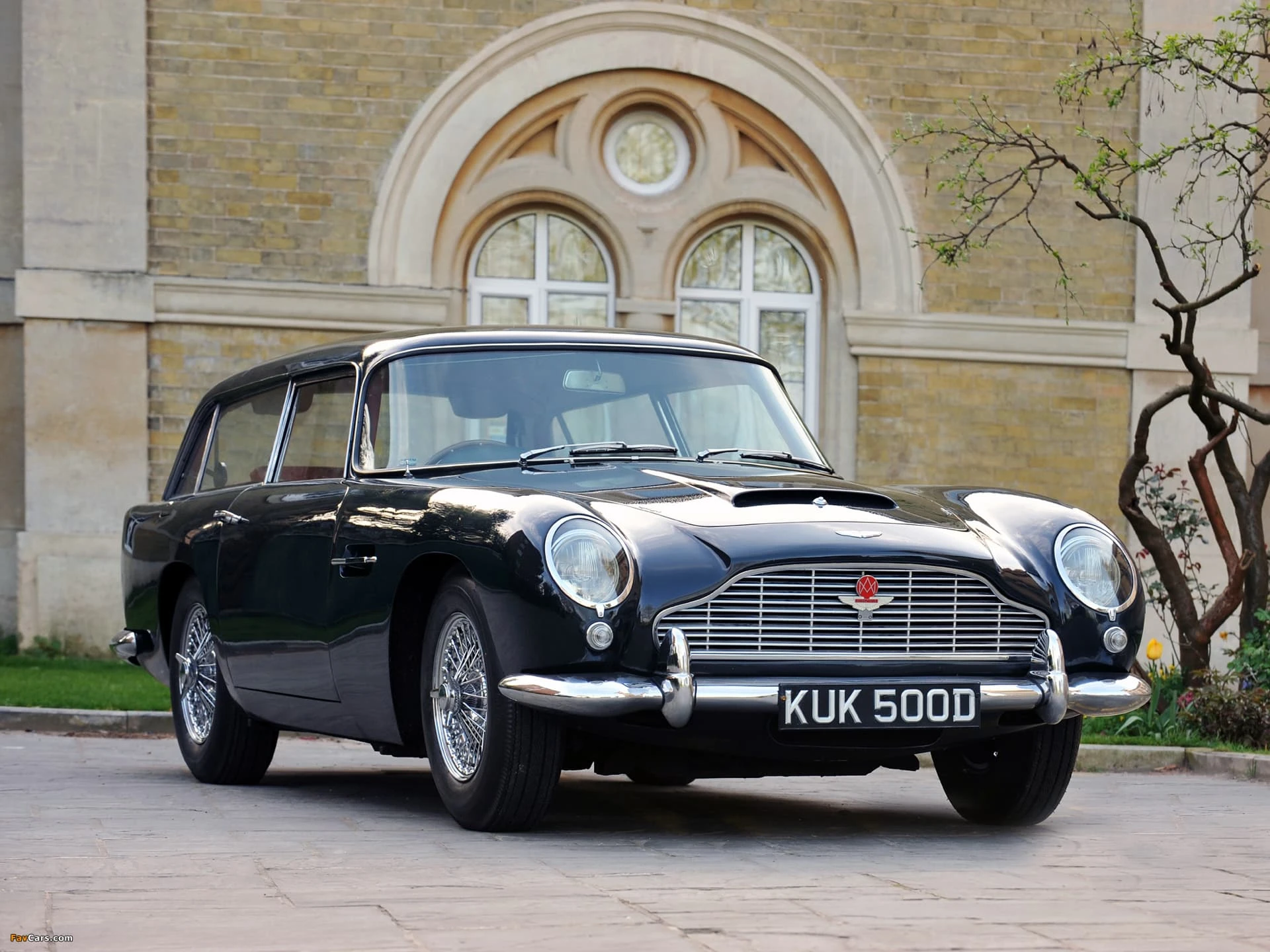 Aston Martin DB5 Vantage Shooting Brake - Harold Radford - 1965 - 03