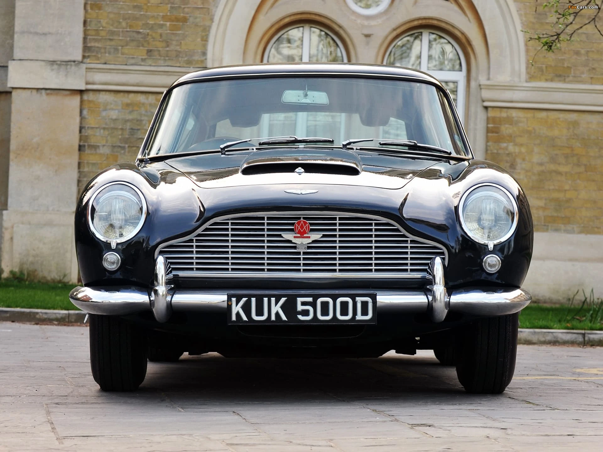 Aston Martin DB5 Vantage Shooting Brake - Harold Radford - 1965 - 04