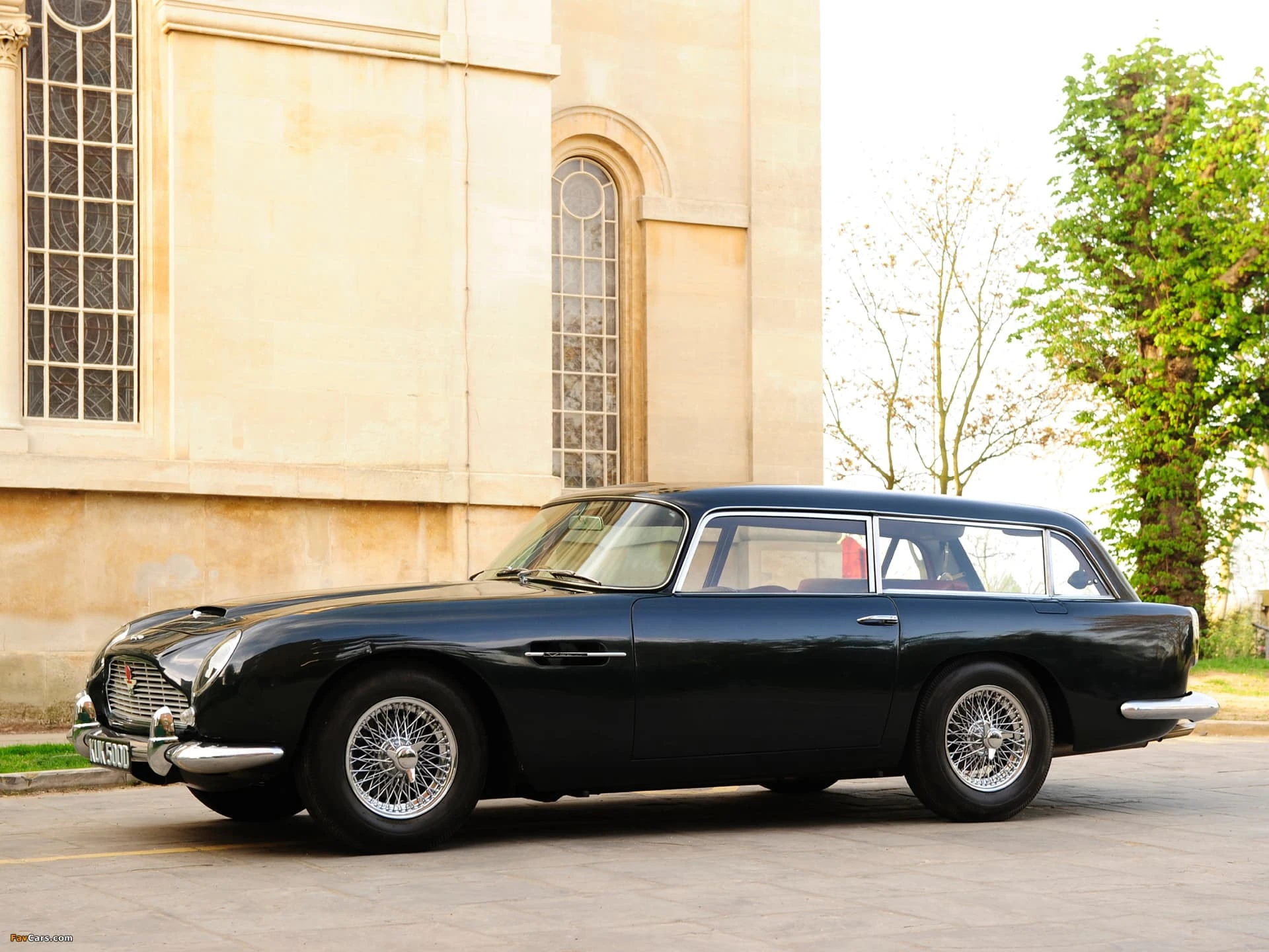 Aston Martin DB5 Vantage Shooting Brake - Harold Radford - 1965 - 05