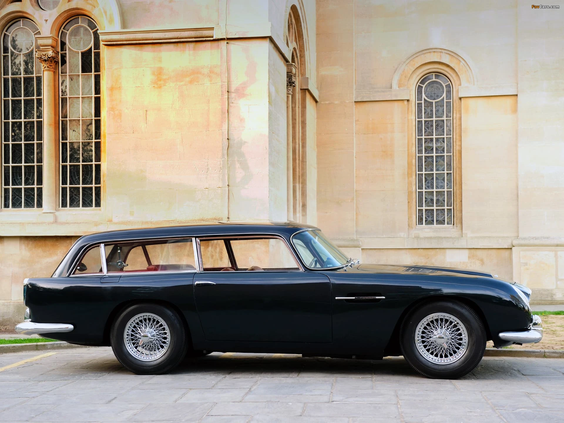 Aston Martin DB5 Vantage Shooting Brake - Harold Radford - 1965 - 07