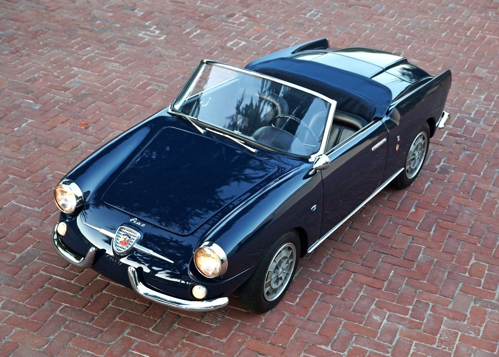 Fiat-Abarth-750-Spider-by-Allemano-1959_12
