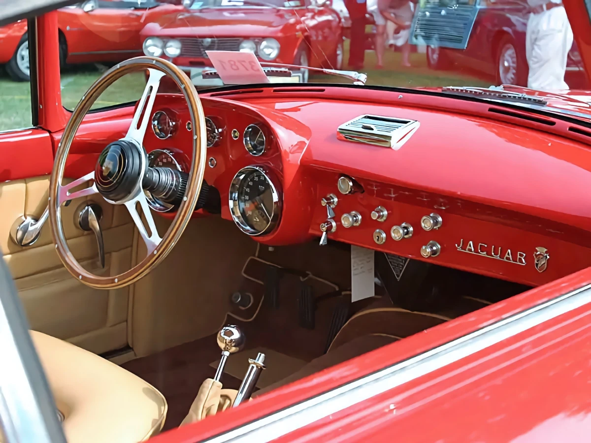 Jaguar-XK140-Ghia-Coupe-1956_08