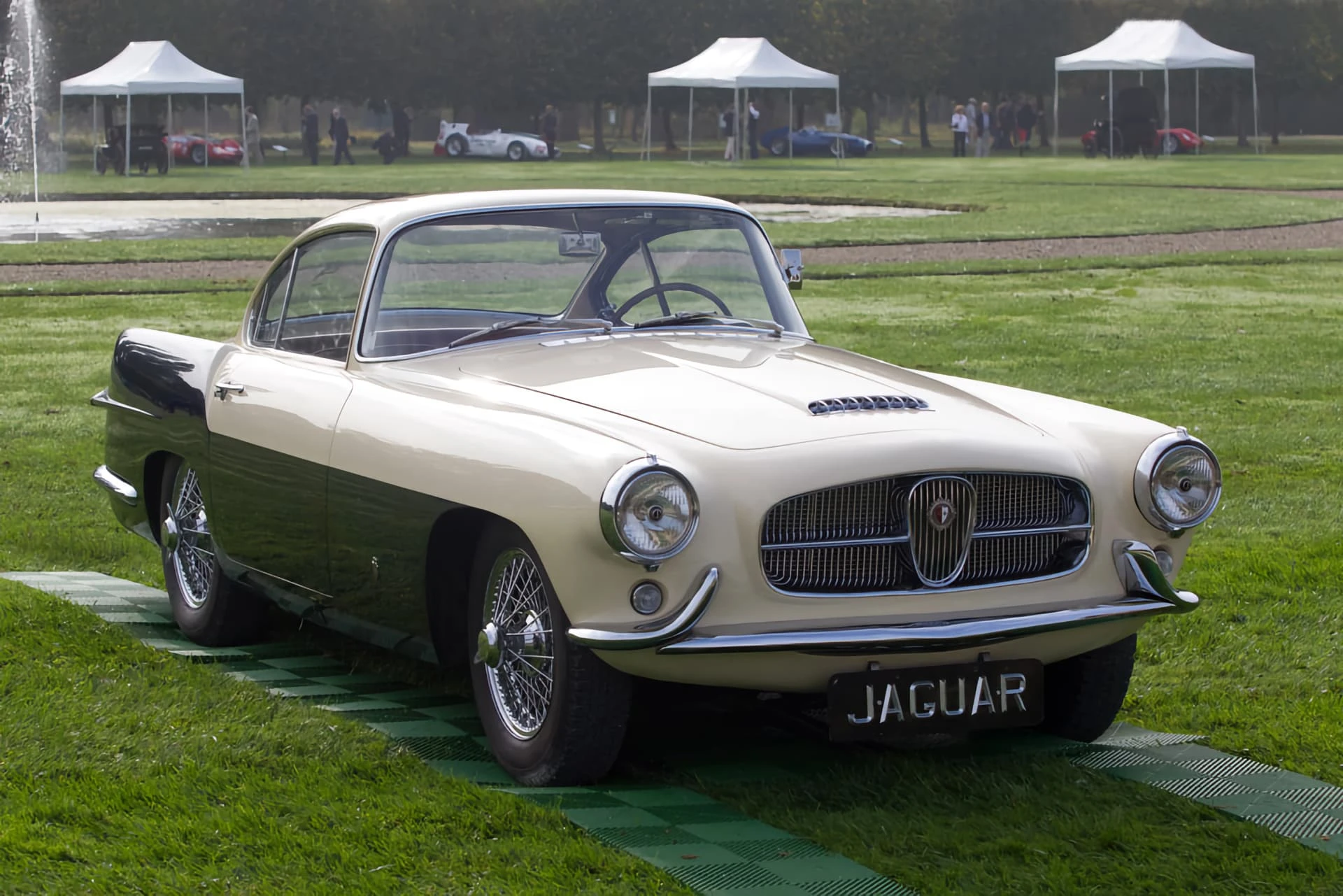 Jaguar-XK140-Ghia-Coupe-1956_11