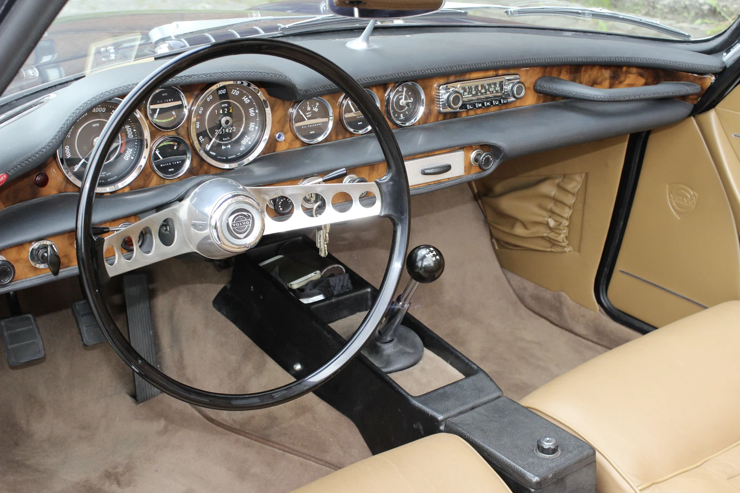 Volvo-1800E-cab-Volvoville-by-Schmidt-1970_14