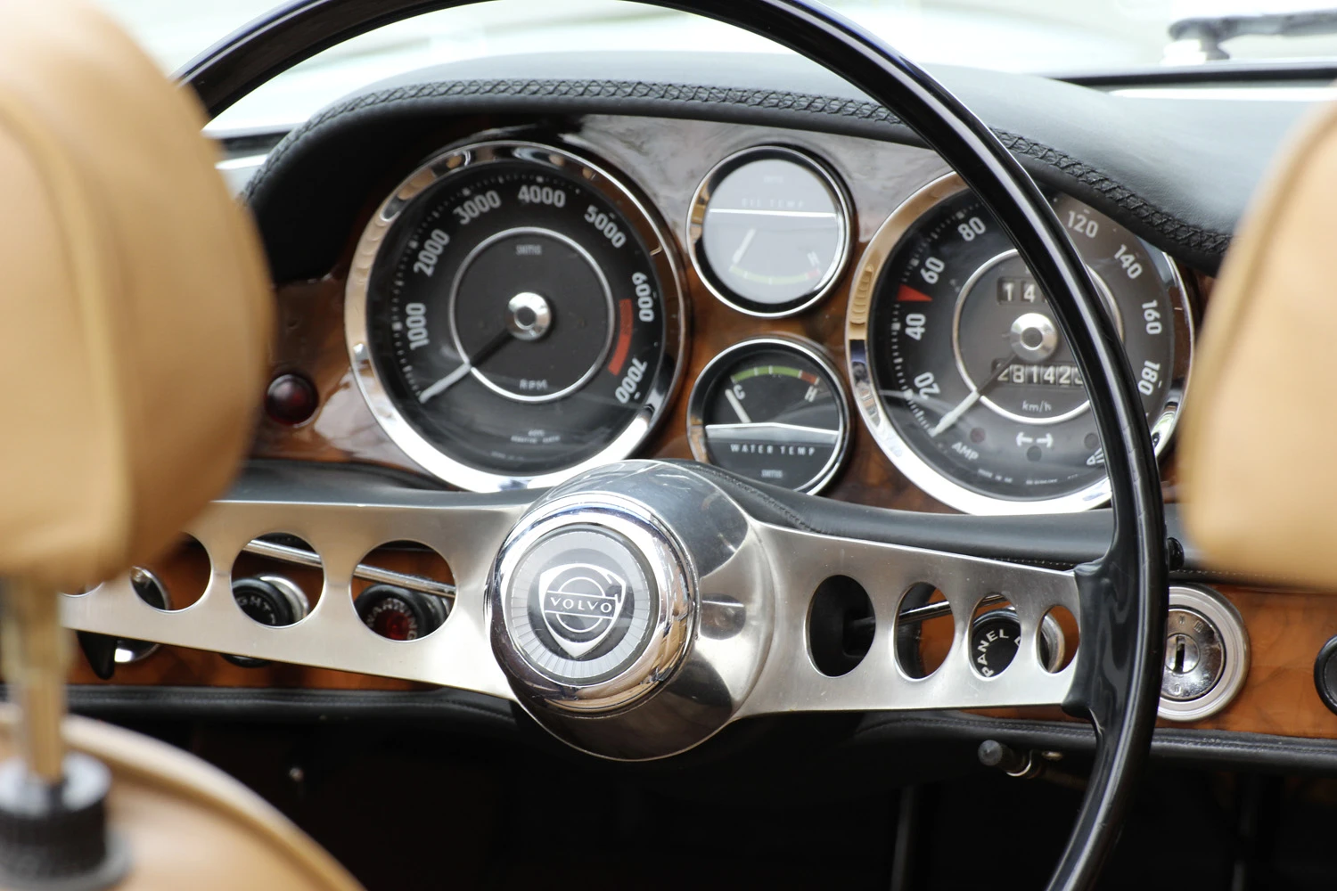 Volvo-1800E-cab-Volvoville-by-Schmidt-1970_20