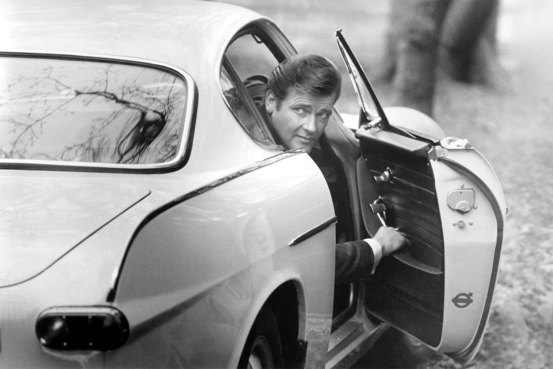 Volvo-P1800-S-The-Saint_02