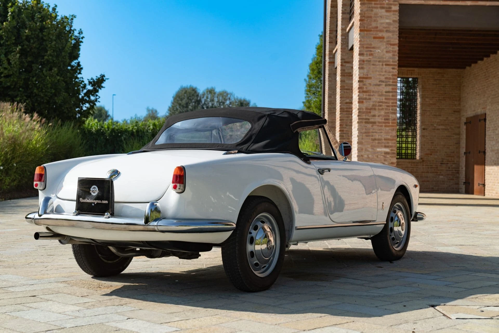 Alfa Romeo Giulietta Spider Veloce (Pinin Farina) - 1963 - 09