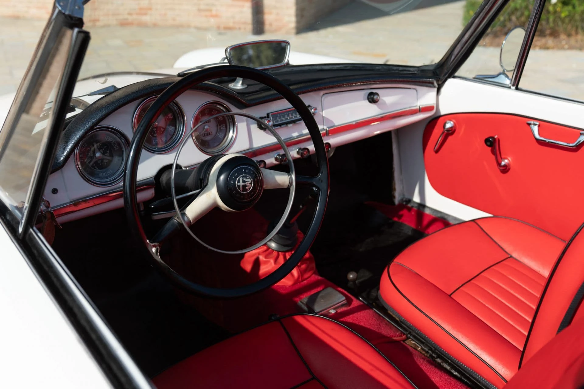 Alfa Romeo Giulietta Spider Veloce (Pinin Farina) - 1963 - 13