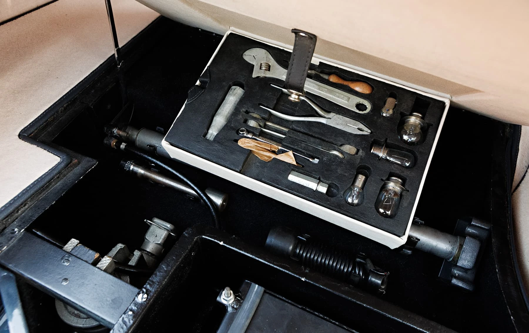 Bentley S1 Continental Drophead Coupe (Park Ward) - 1958 31