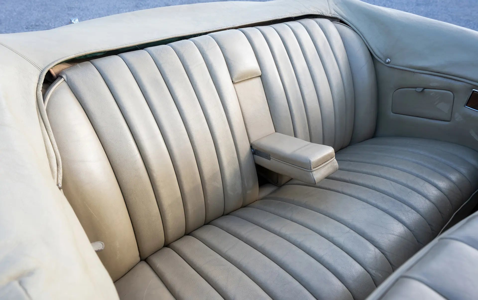 Bentley S1 Continental Drophead Coupe (Park Ward) 1959-36