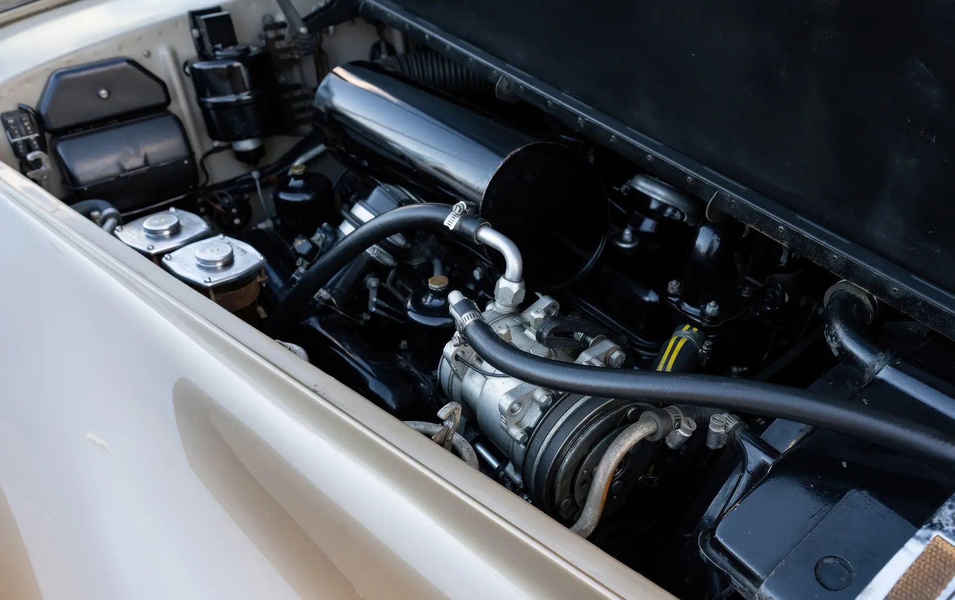 Bentley S1 Continental Drophead Coupe (Park Ward) 1959-43