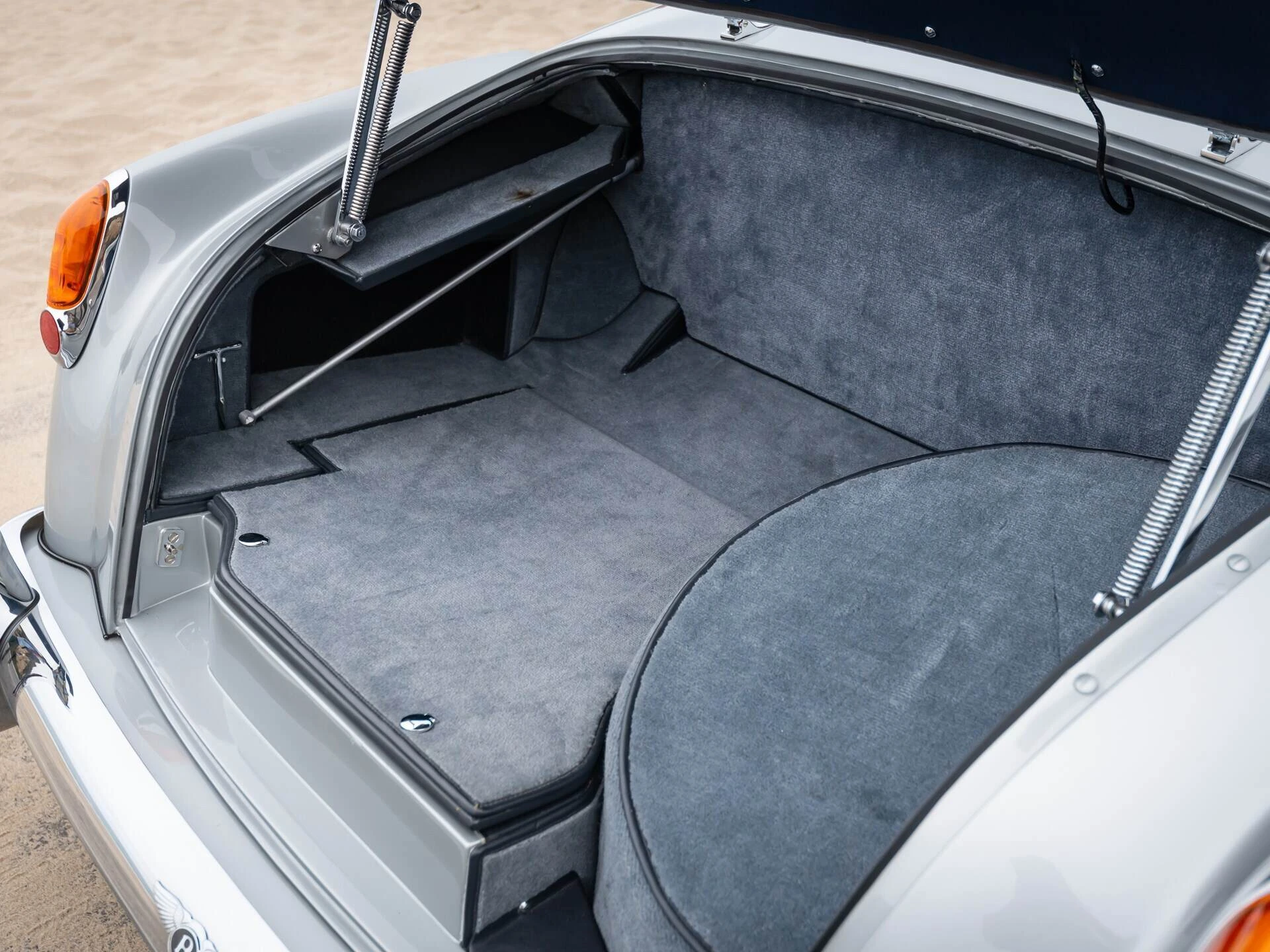 Bentley S1 Continental Drophead Coupe by Park Ward - 1958_45