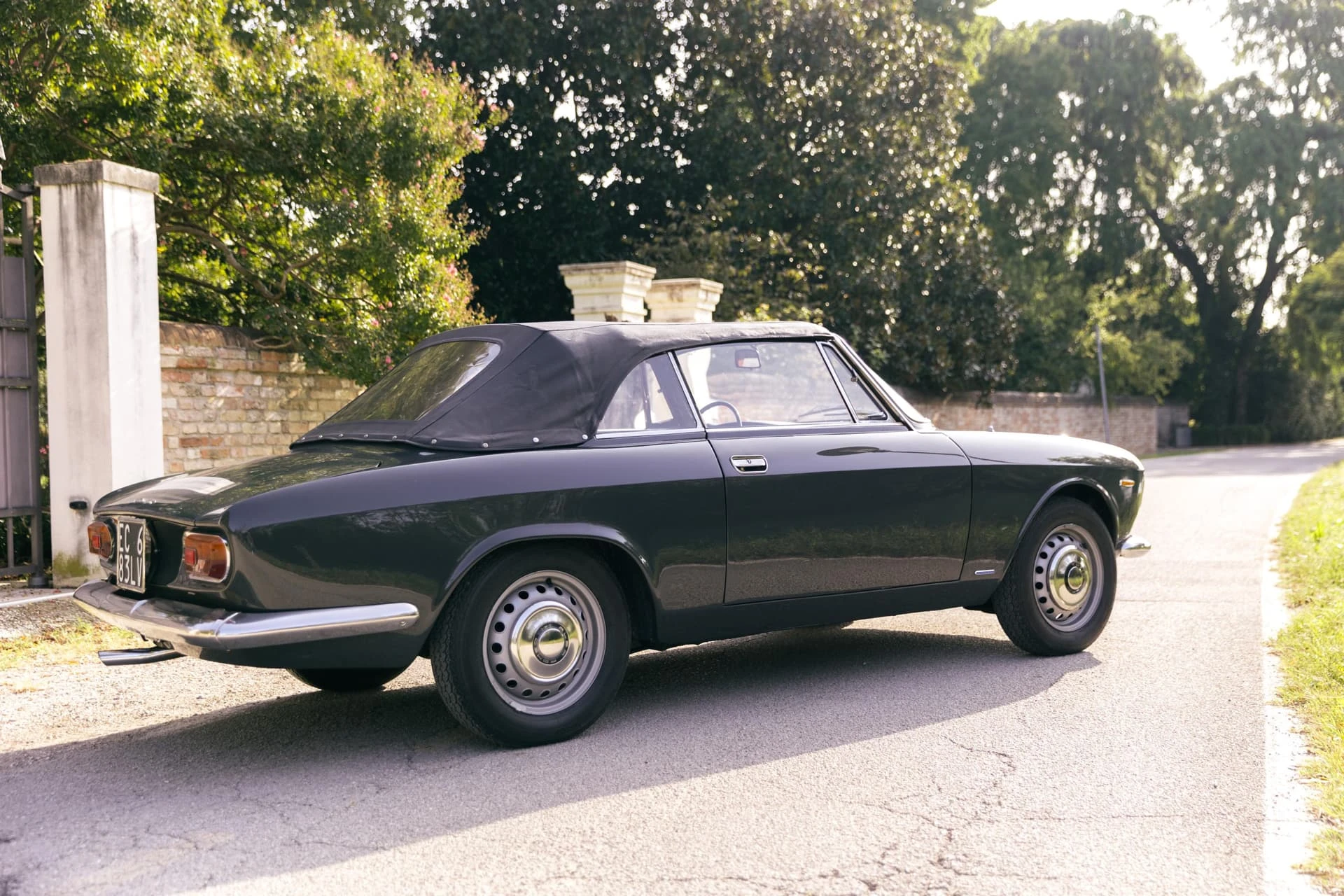 Alfa Romeo Giulia GTC - Touring - 1966 - 14