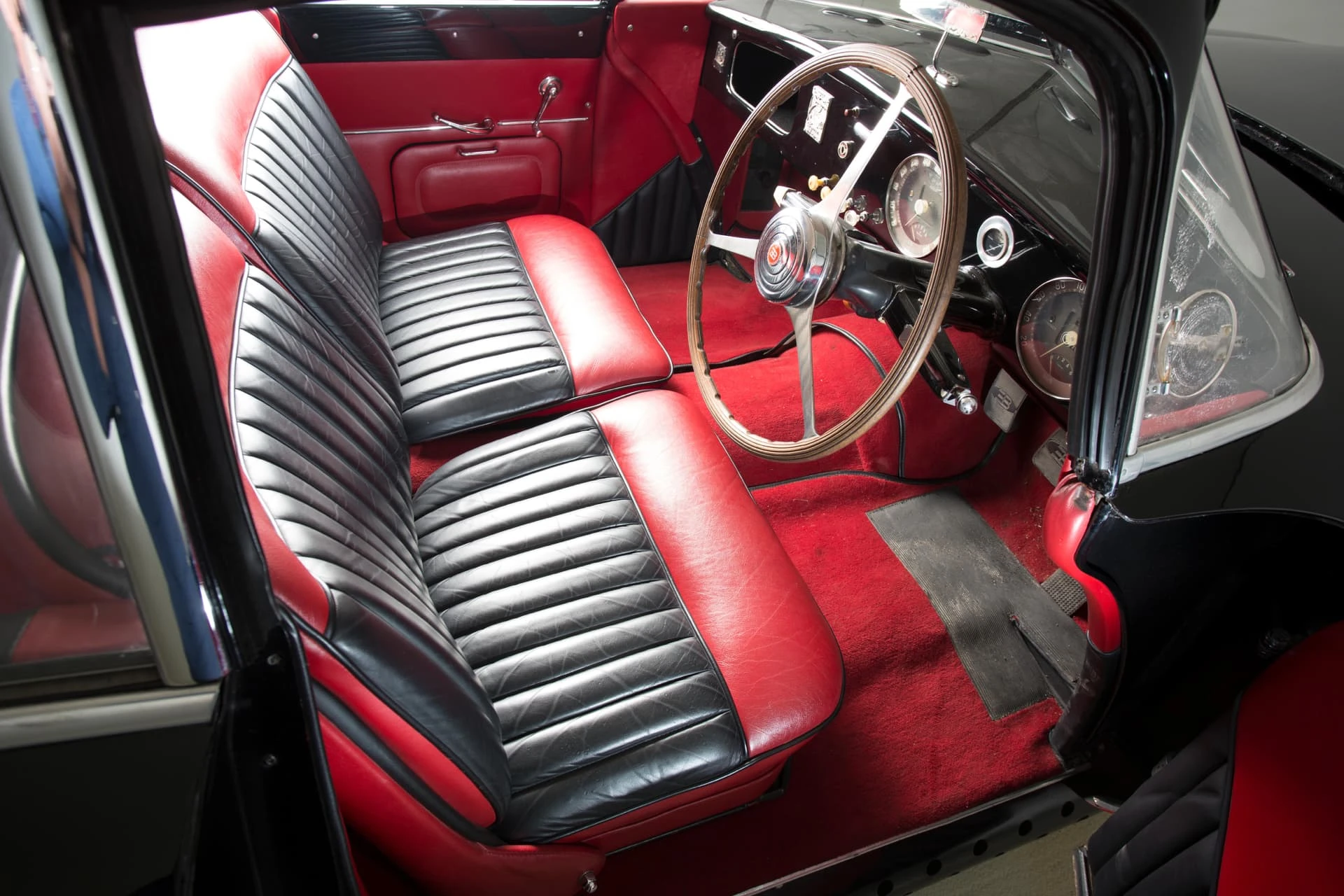 Bugatti-Type-101-Coupe-Antem-1950-42