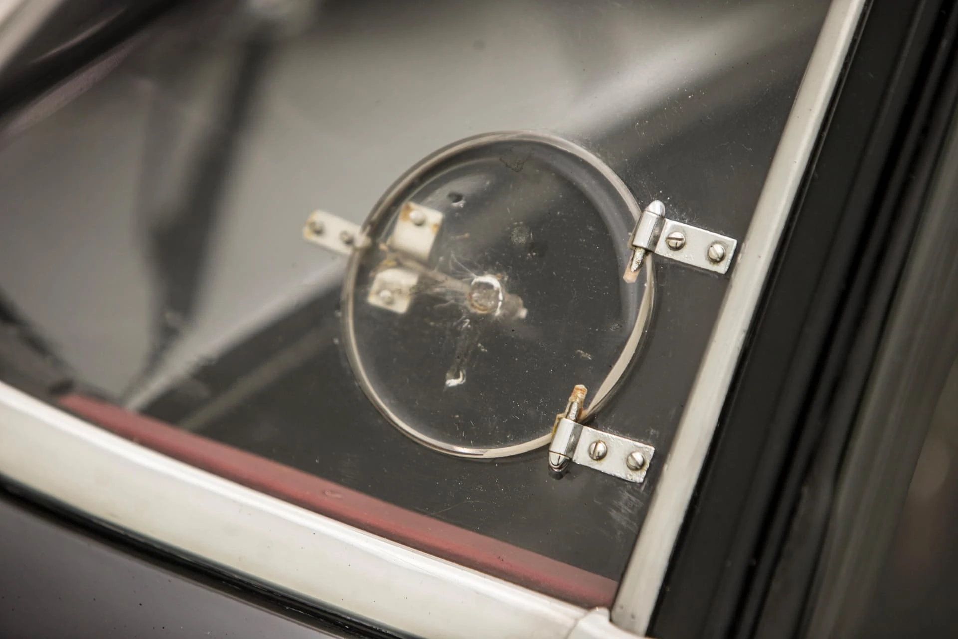 Bugatti-Type-101-Coupe-Antem-1950-54