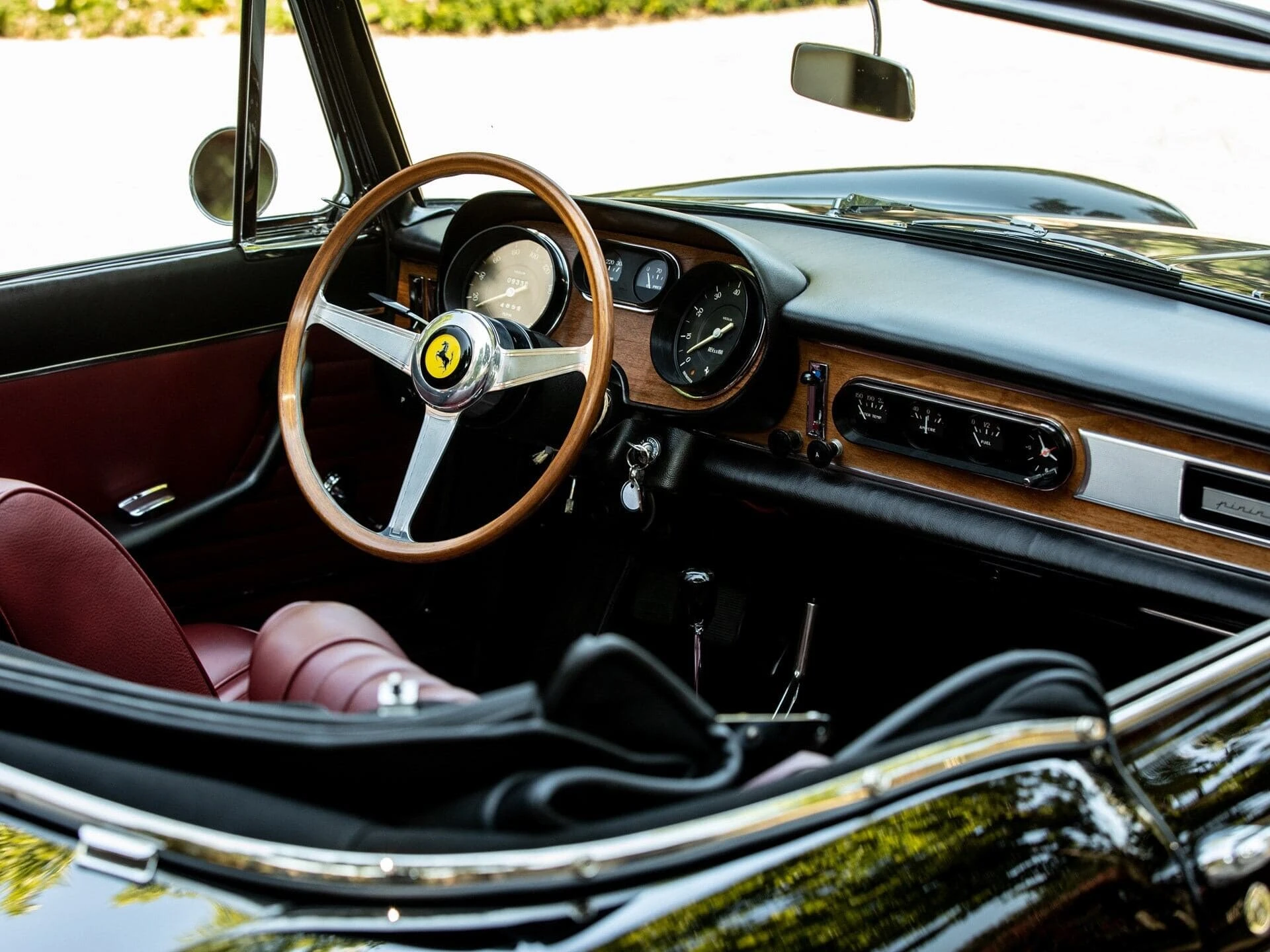 Ferrari 275 GTS 1965 15