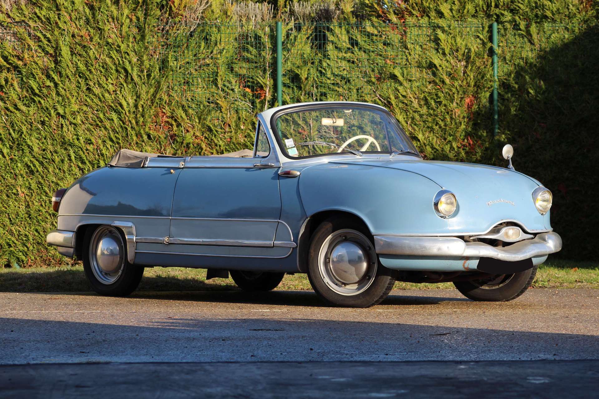 Panhard Dyna Cabriolet Grand Standing 1957_01