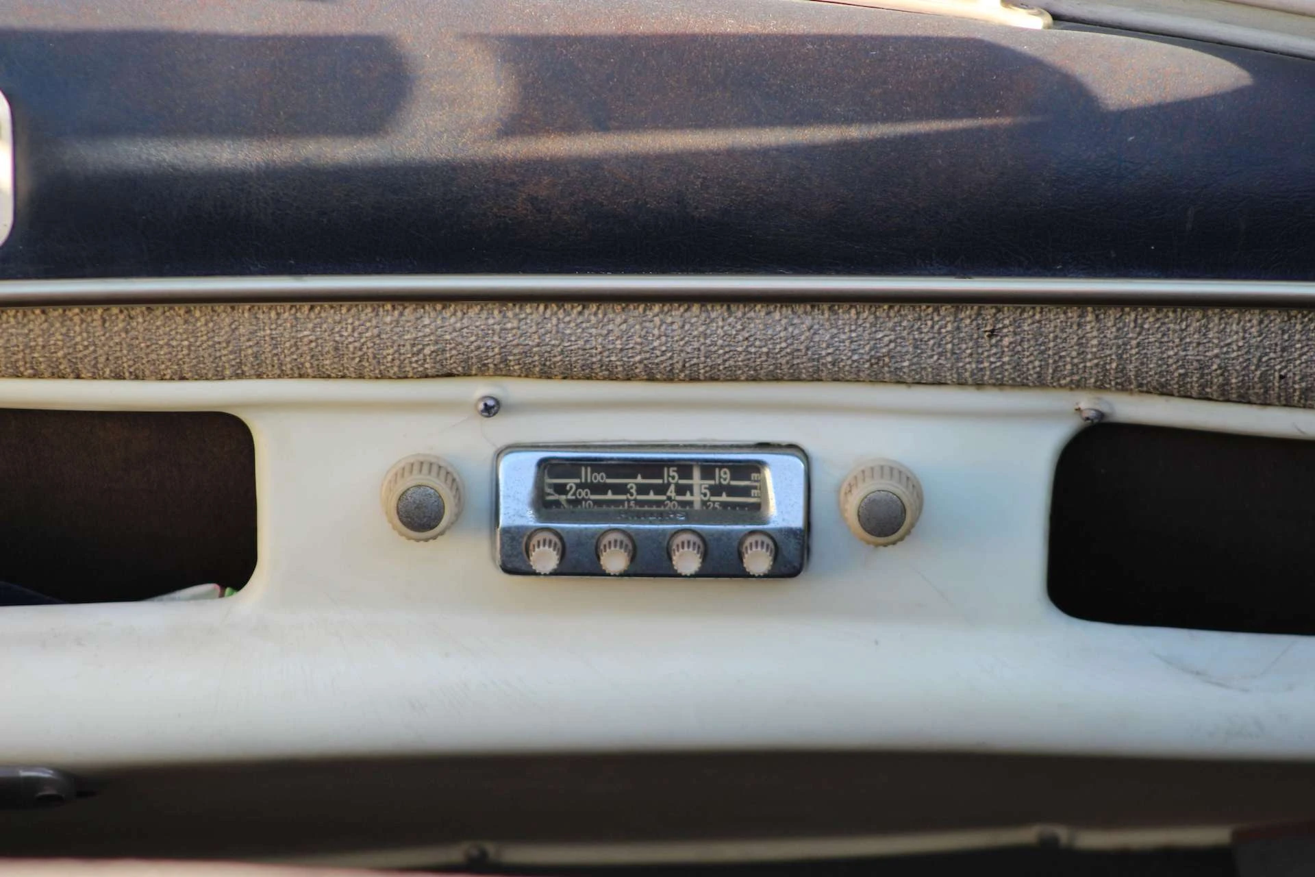 Panhard Dyna Cabriolet Grand Standing 1957_10