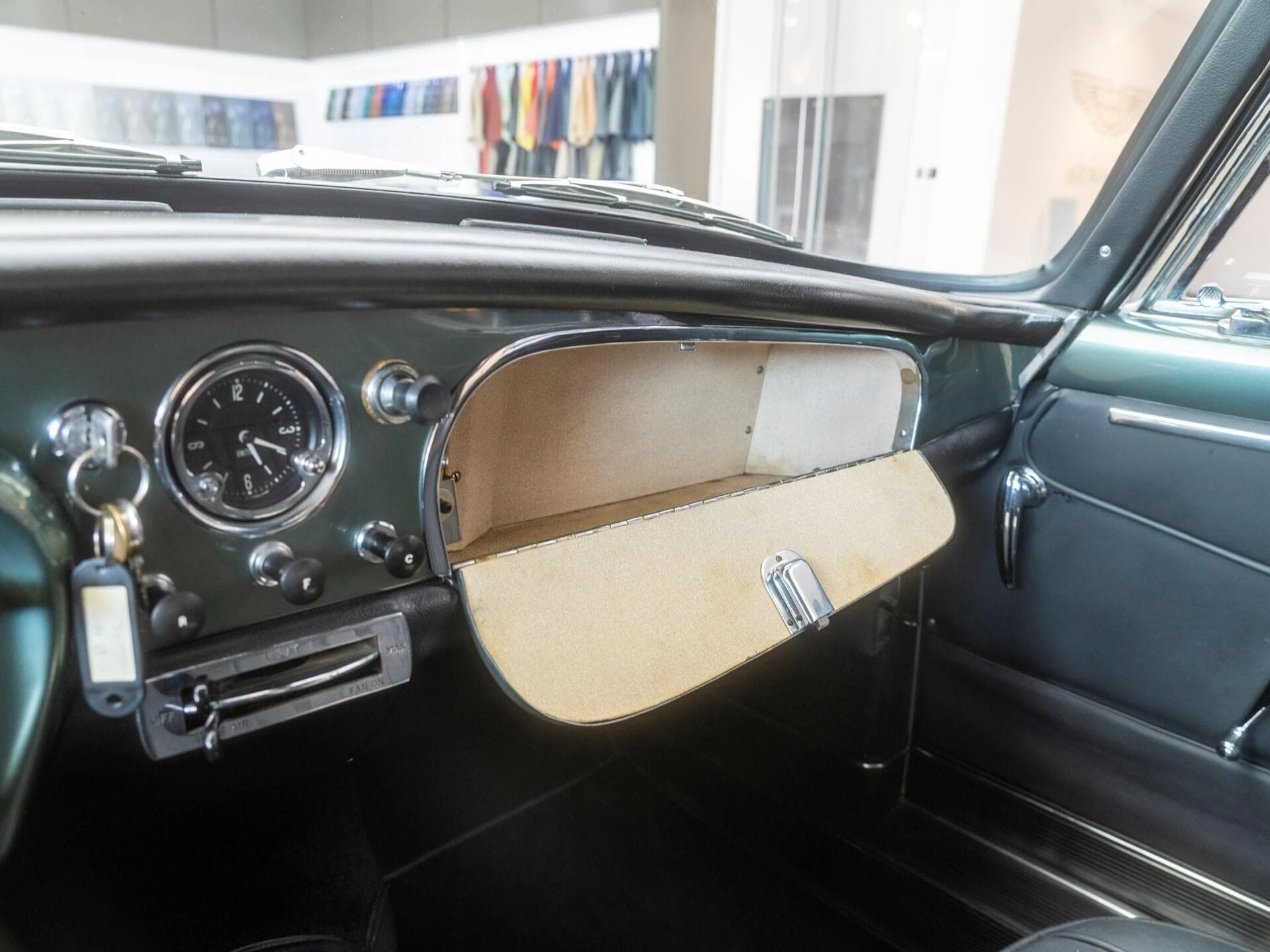 Aston Martin DB4 Cabriolet Superleggera - 1963 15