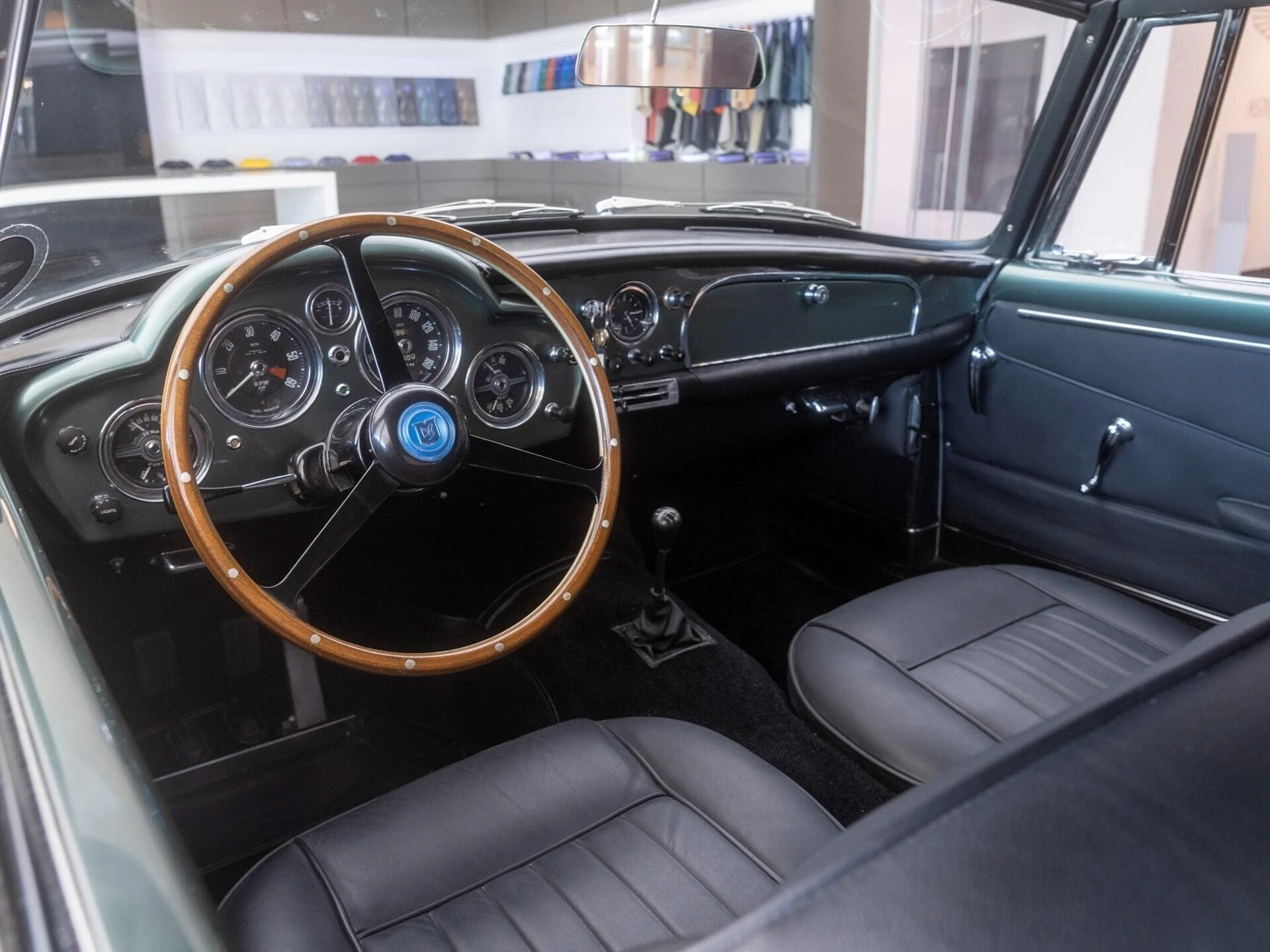 Aston Martin DB4 Cabriolet Superleggera - 1963 4