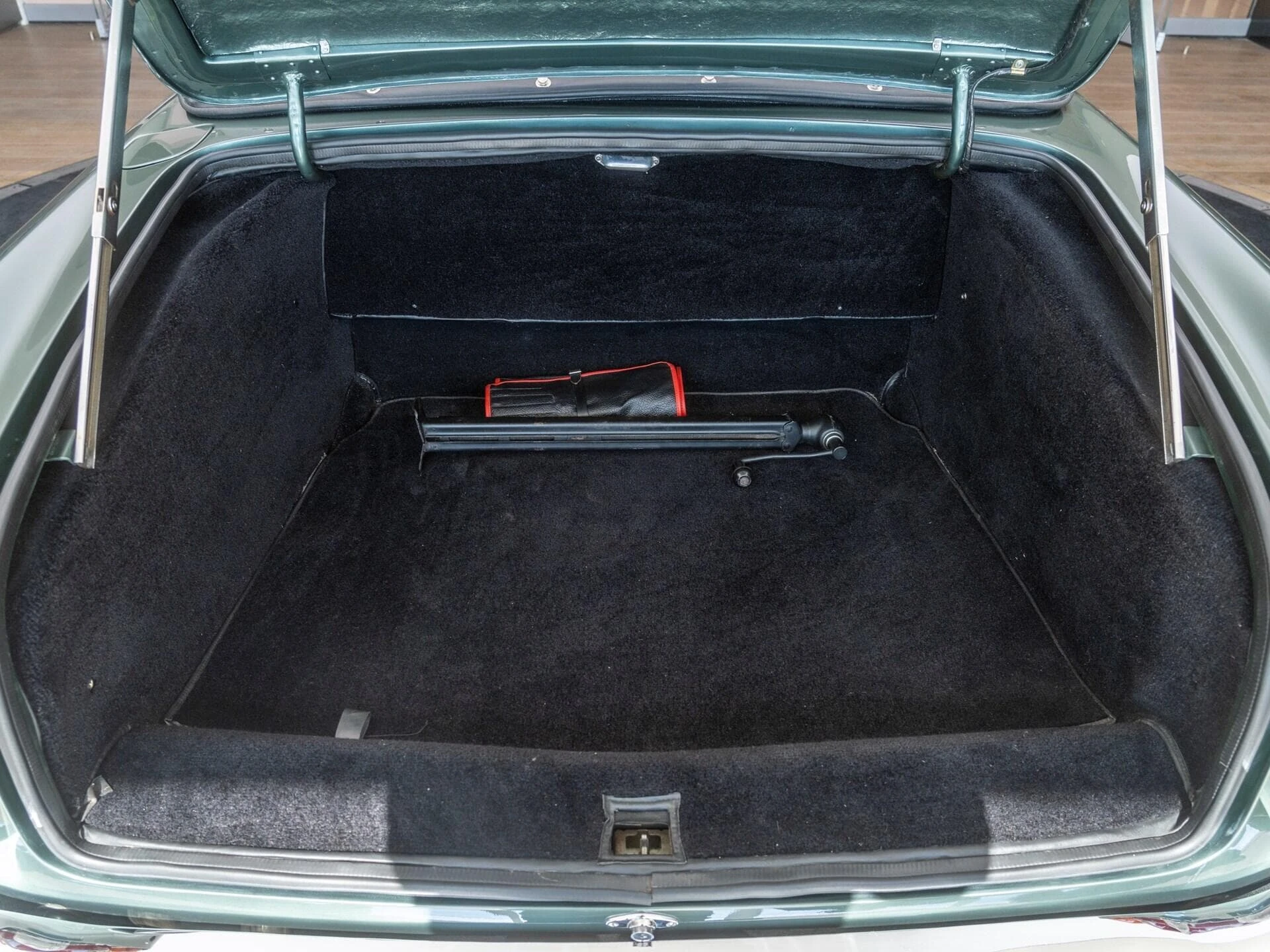 Aston Martin DB4 Cabriolet Superleggera - 1963 50