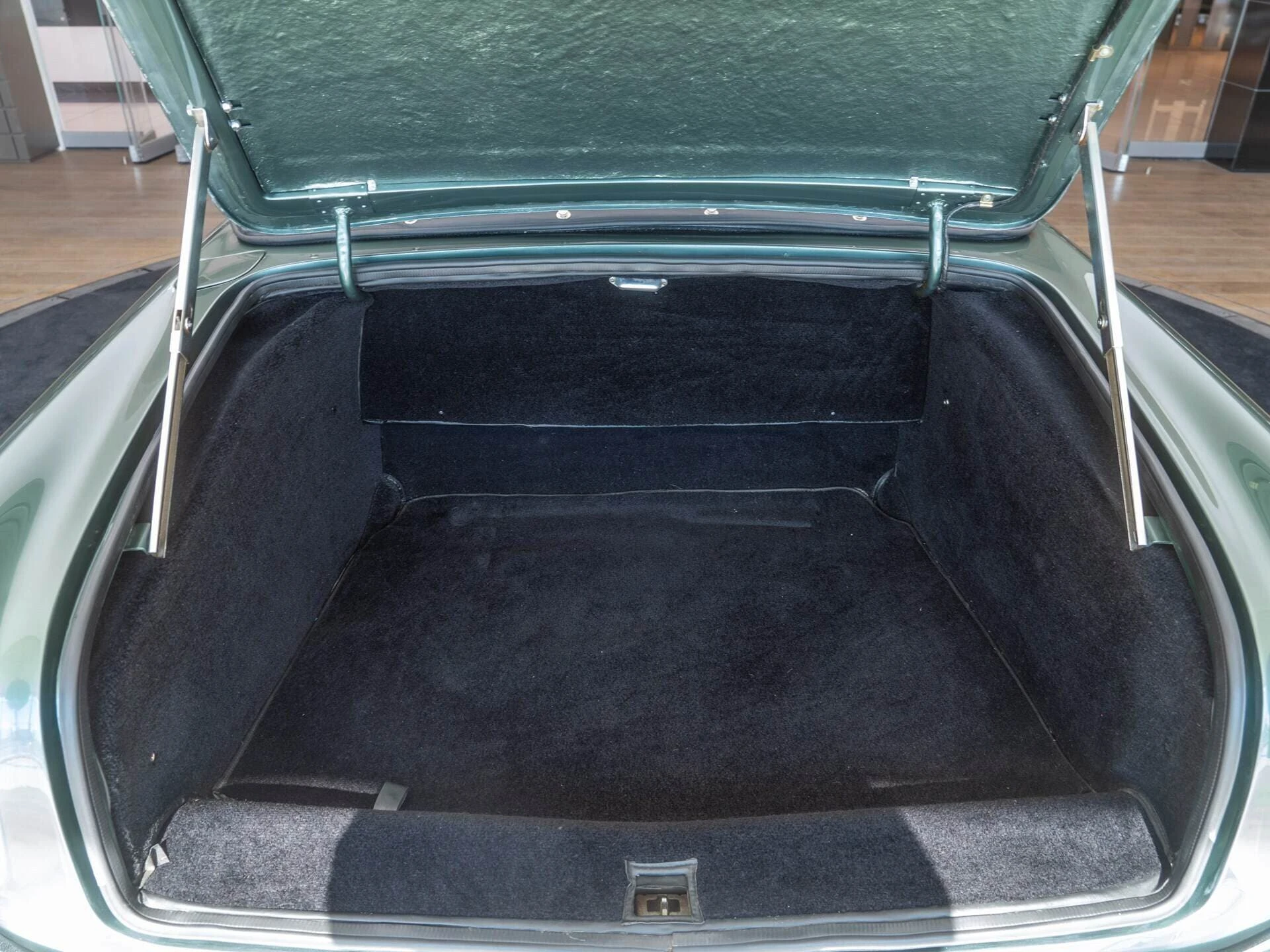 Aston Martin DB4 Cabriolet Superleggera - 1963 56