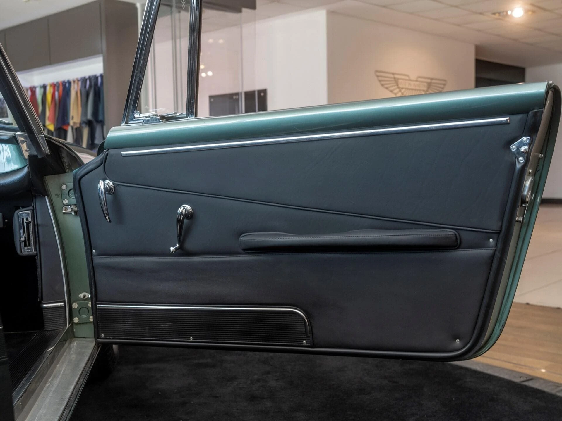 Aston Martin DB4 Cabriolet Superleggera - 1963 68