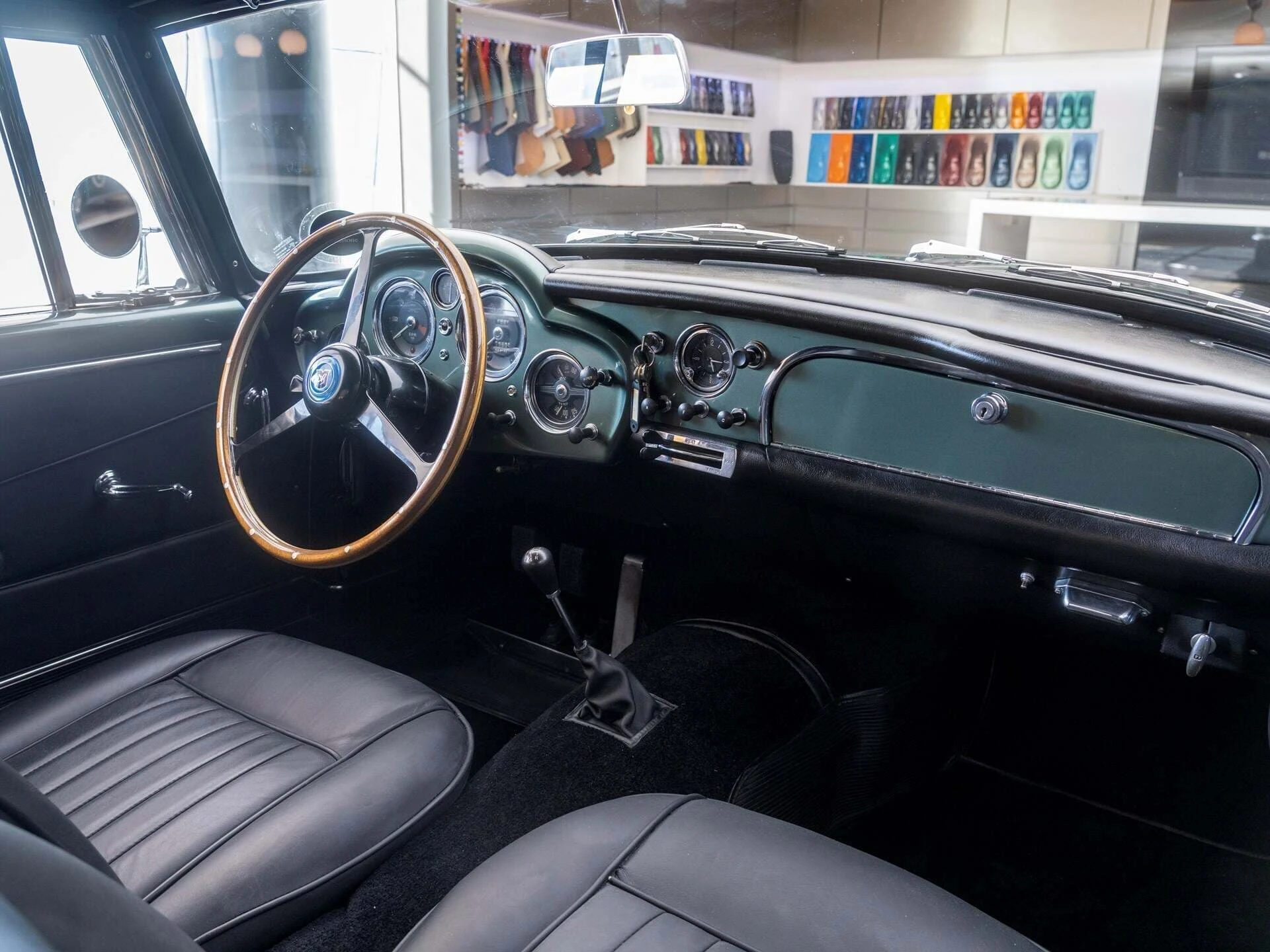 Aston Martin DB4 Cabriolet Superleggera - 1963 9