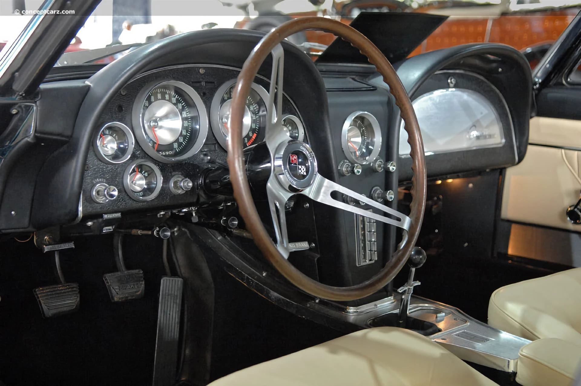 Chevrolet Corvette Rondine 1963 36