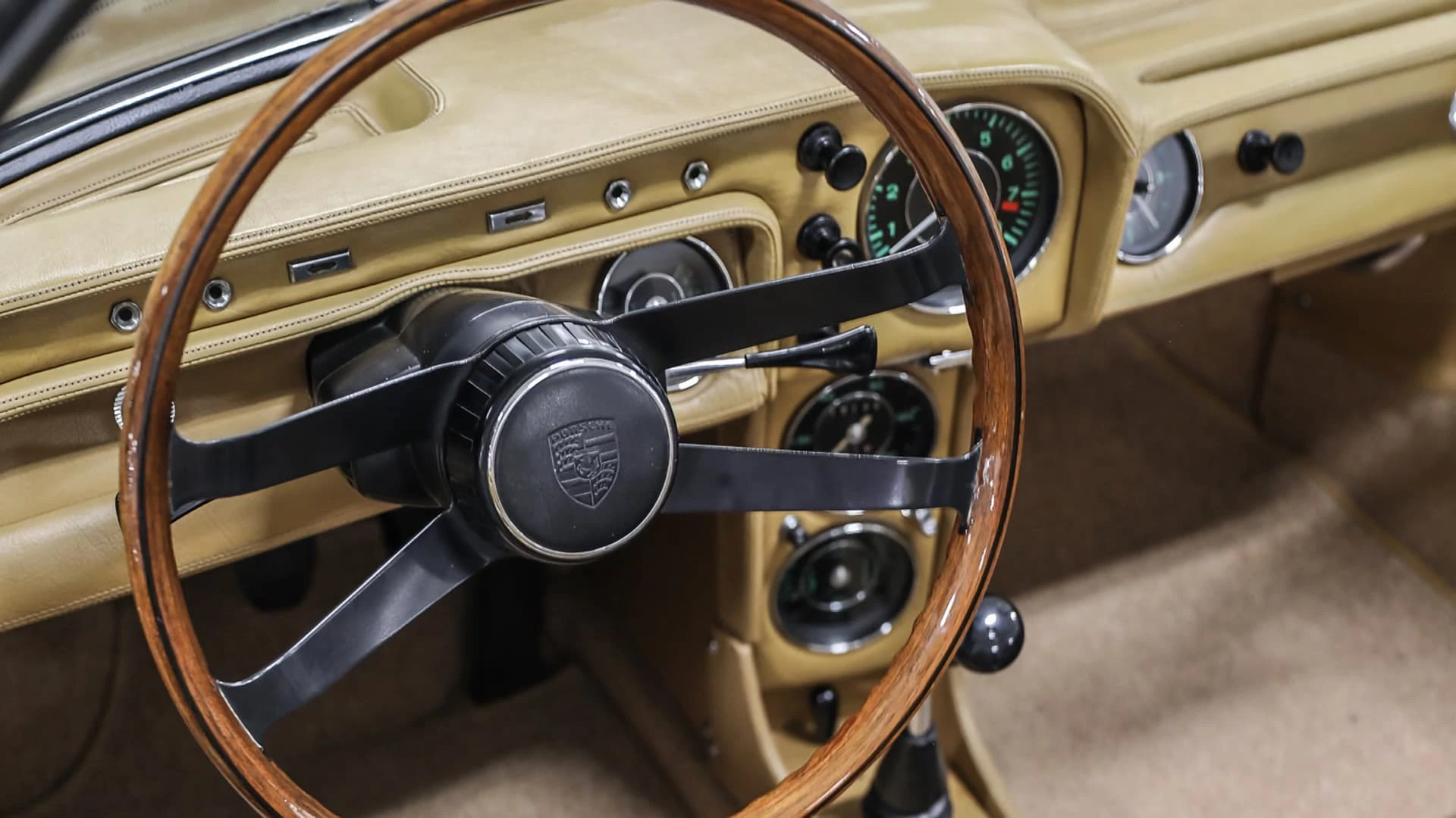 Porsche 911 Spyder Bertone 1966 14