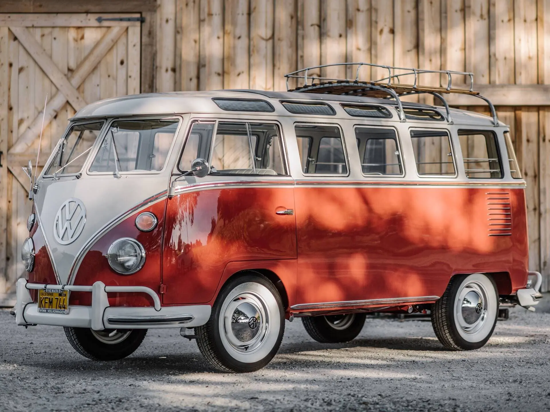 Volkswagen-Combi-Deluxe-1962-banner