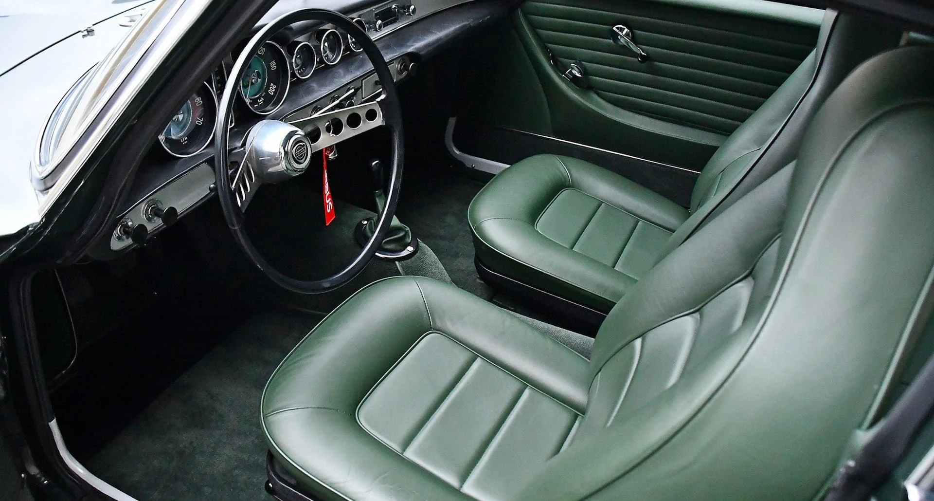 Volvo P1800 - Aston Martin DP208 1963 1