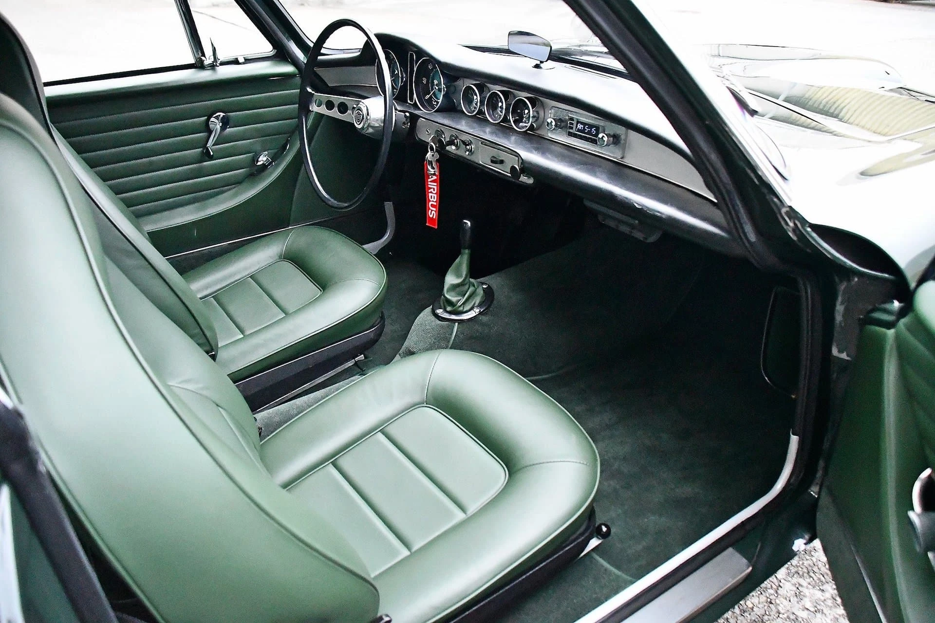 Volvo P1800 - Aston Martin DP208 1963 7